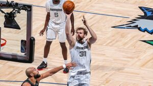 BIVŠI KOŠARKAŠ PARTIZANA ZATRPAO OBRUČ KANDIDATA ZA FINALE NBA LIGE: Lendejl odigrao burtalnu partiju!