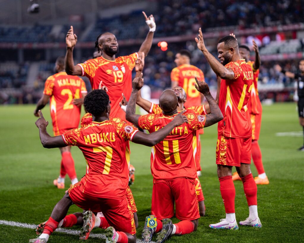 NAVIJAČ KOJI SE NE POMERA SKORO DVA SATA: Živa statua iz Konga hit AFKON-a!