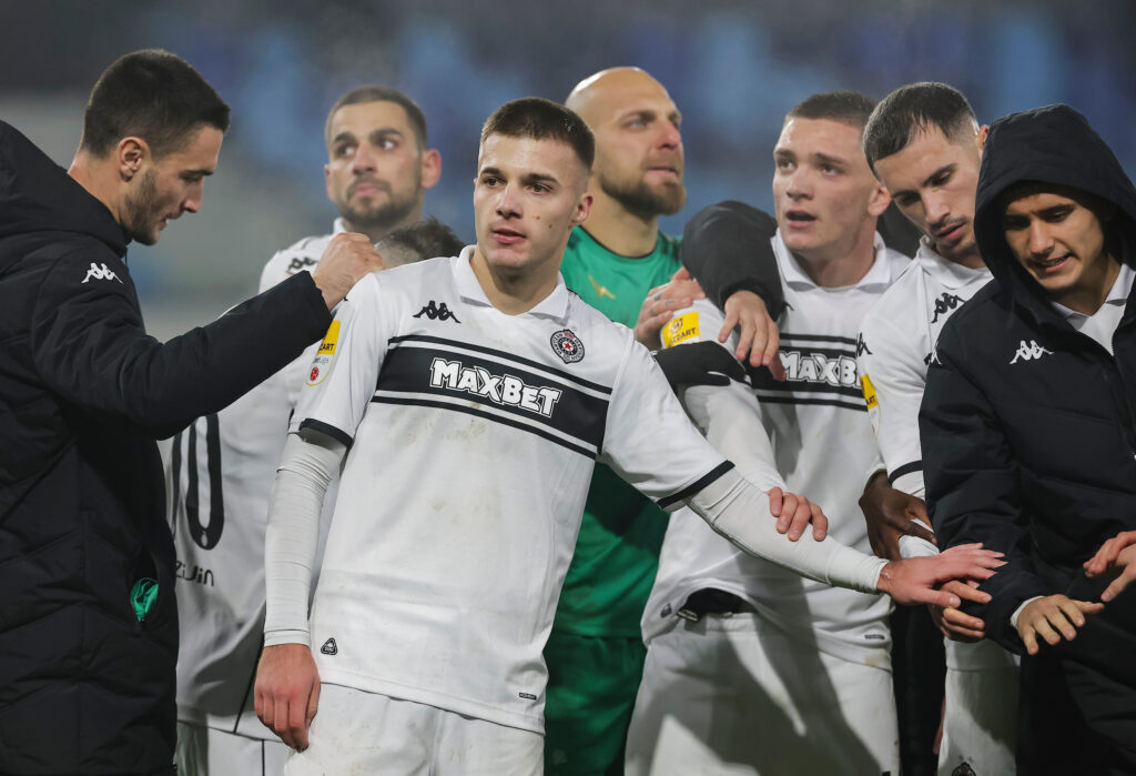 TABELA SUPERLIGE KOJOJ SE SVAKI GROBAR RADUJE: Partizan jesenji šampion, ali vođstvo manje od očekivanog!