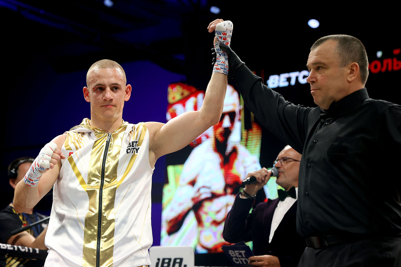 IBA.PRO 4: SHOKHOBZHON SHUKUROV JOVAN NIKOLIC IBA.PRO 4: SHOKHOBZHON SHUKUROV JOVAN NIKOLIC