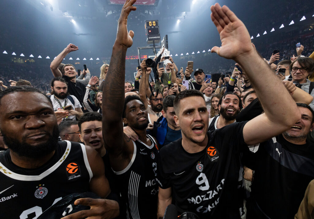 (TVITOVI) „GROBARI“ SLAVE: „Samo da ovaj poraz odvede ci*ane u kontra smer, klub pun legendi uvek sruši mutanta!“