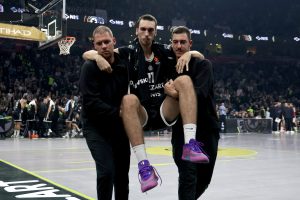 OVO SU PRVE INFORMACIJE: Evo šta se desilo sa Pokuševskim nakon što je napustio meč zbog povrede!