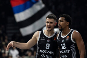 DA LI JE OVO PORUKA ZA VANJU? Navijači Partizana skandirali kapitenu, ali ne Marinkoviću!