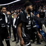 UMALO VELIKI INCIDENT NA TRIBINAMA: Tajrik preskočio ogradu, hteo da se sukobi sa navijačima!