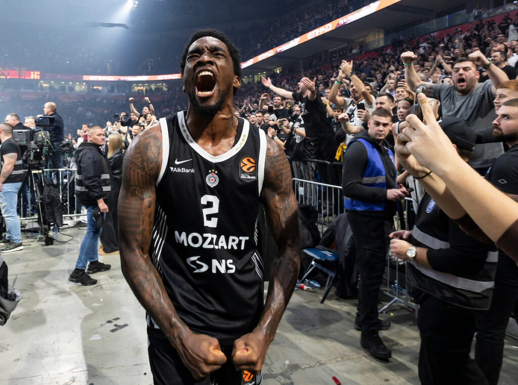 ŠEJK MILTON ODUŠEVLJEN NAVIJAČIMA: „Ludilo – Bilo je neverovatno!“