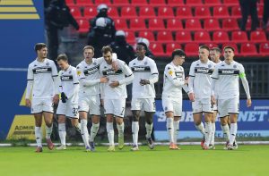 (POLUVREME) PARTIZAN VODI U KRAGUJEVCU: Radnički prepolovio prednost!