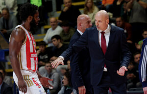 OBRADOVIĆ ZABRINUO SVE: Govorio o pobedi protiv Spartaka, pa pomenuo Monekea!