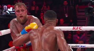 MOMENAT KOJI JE IZLOMIO VILICU I NOKAUTIRAO BIVŠEG JUTJUBERA: Džejk Pol završio u bolnici, evo kako je sve izgledalo!