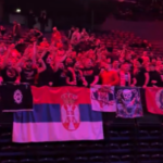 PARIZ JE CEO CRVENO-BEO: Delije drže čas navijanja u Francuskoj!