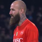 SRBIN JUNAK NAPOLIJA: Vanja odbranio penal i dao gol za plasman u četvrtfinale Kopa Italije! (VIDEO)