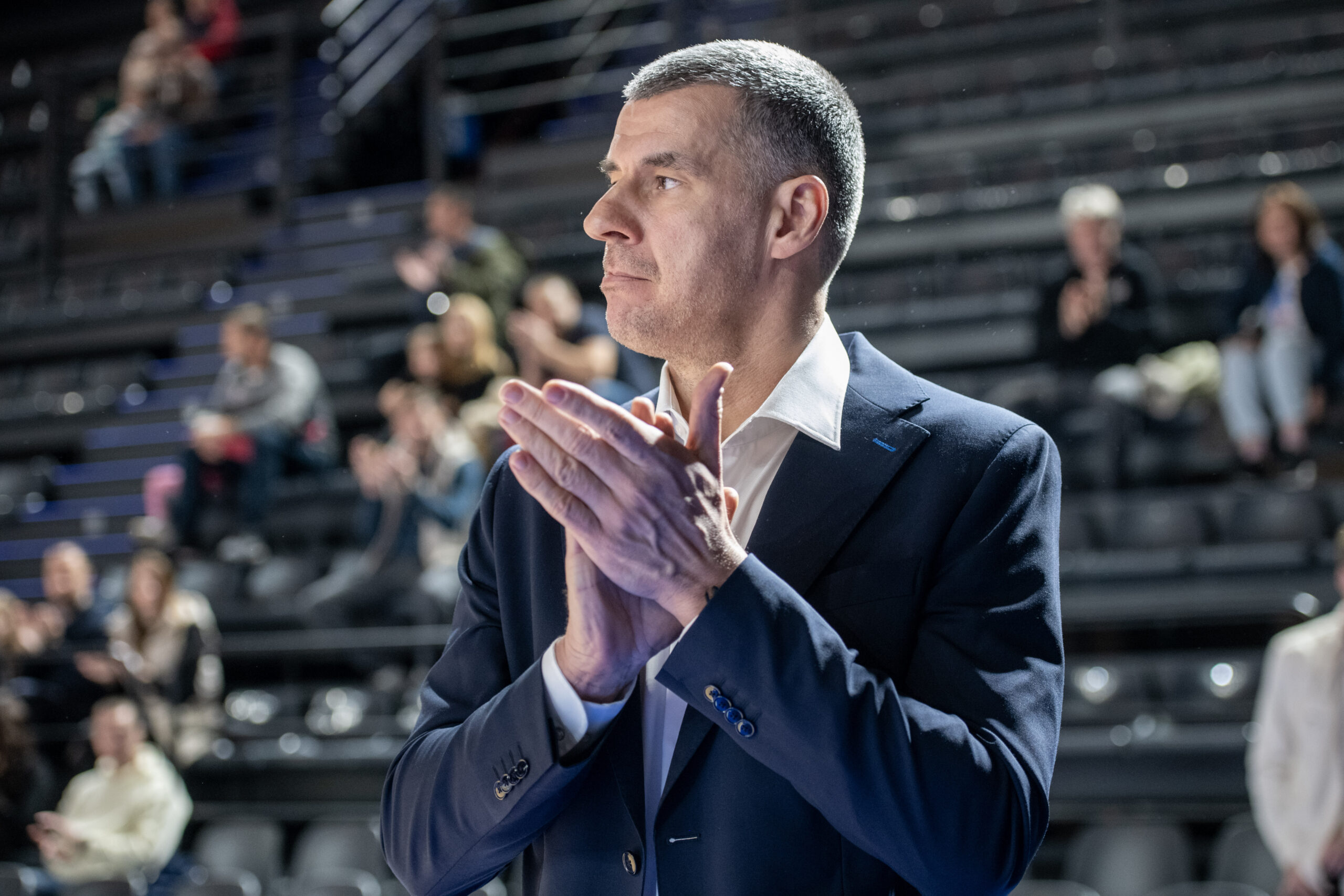 JOVANOVIĆ DIGAO GLAS: Trener Spartaka opleo po sudijama posle poraza od Zvezde!