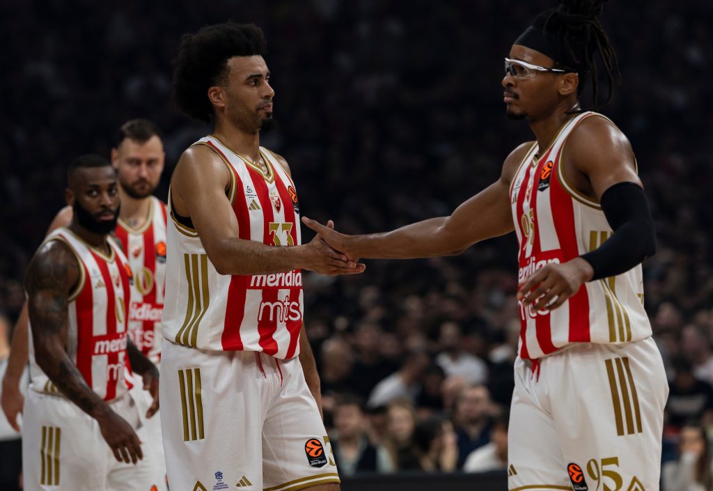 PROBLEMI ZA ZVEZDU PRED PARTIZAN: Dva igrača upitna posle Barselone, miljenik Delija sa terena izašao šepajući!