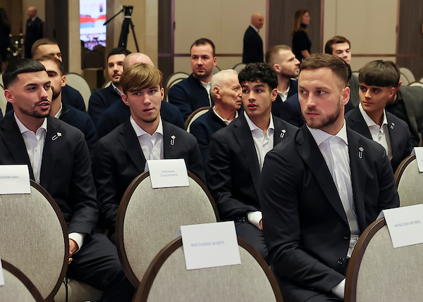 ZVEZDA MONOGRAFIJA 25 ZVEZDA MONOGRAFIJA 25