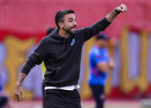 PARTIZAN NIJE TAJ NIVO, ZVEZDA ĆE BITI ŠAMPION SA DVOCIFRENOM RAZLIKOM: Trener koji pravi čudo u Superligi podigao buru svojom izjavom!