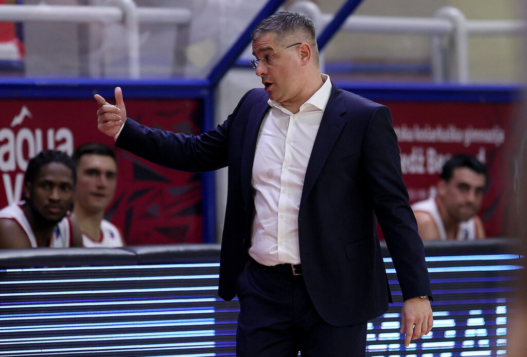 „PARKER JE ZBOG NJEGA IMAO INDEKS KORISNOSTI -14“: Trener FMP-a skrenuo pažnju ka svojim mladim igračima!