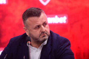 AU, KAKVO IZNENAĐENJE: Drčelić uzeo mikrofon i najavio igrača koji bi mogao da bude ključan za Zvezdu ove sezone!