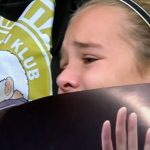 VIŠE OD EMOCIJE: Željkova devojčica u suzama prati Partizan, dok mu cela Arena skandira!