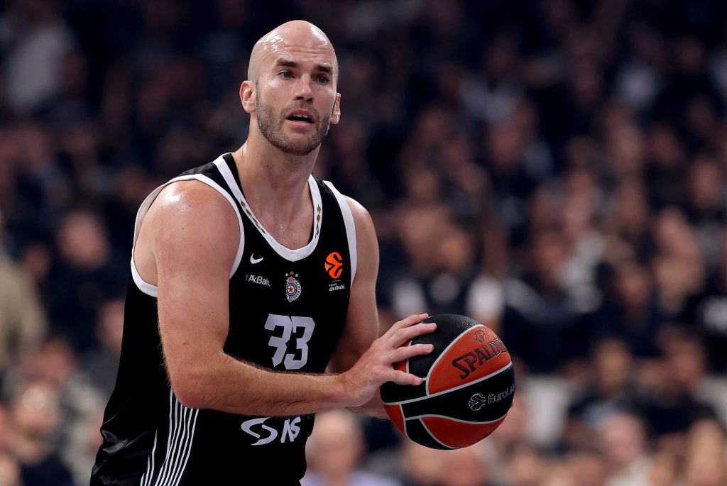 SPREMA SE ZAMENA ZA KALATESA: Klub dovodi NBA pojačanje!