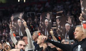 OVAKO TO IZGLEDA SA TRIBINA: Od ovog momenta su krenuli zvižduci za igrače Partizana, ova dva igrača najgore prošla!