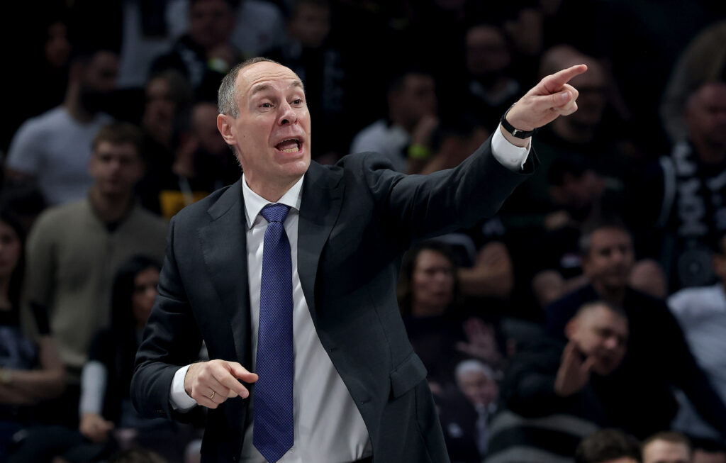 CRNO-BELI U NALETU: Još dvojica košarkaša u rosteru za derbi!