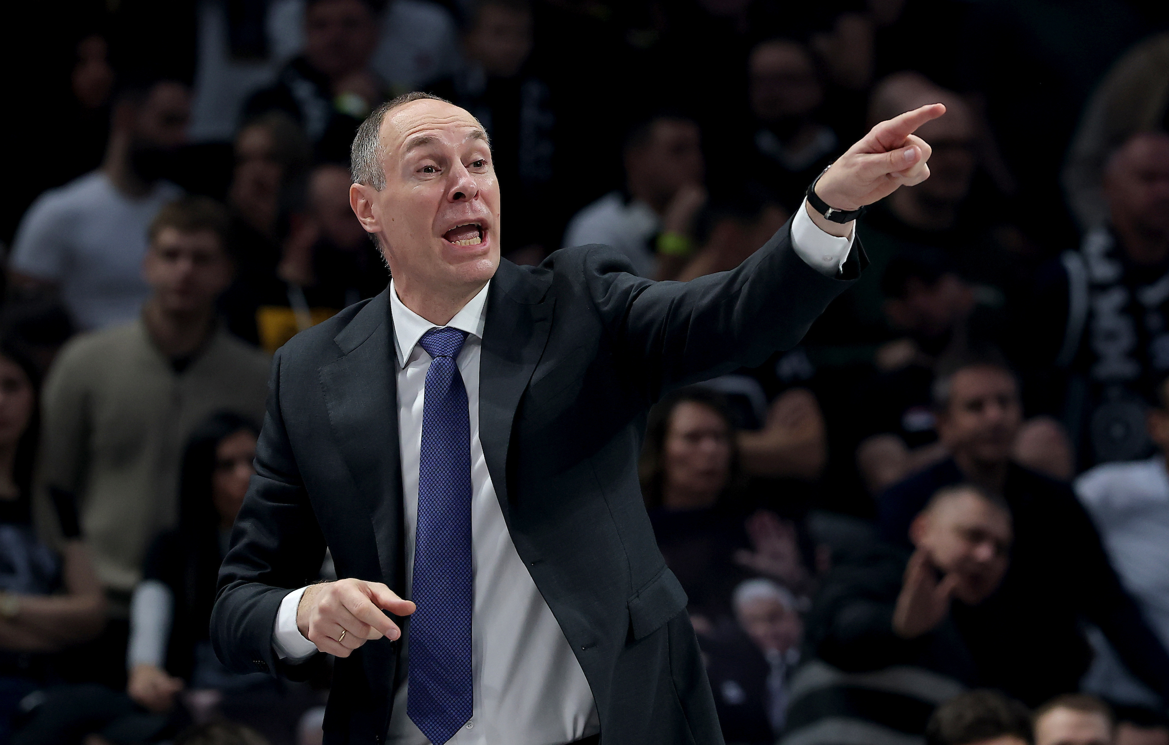 CRNO-BELI U NALETU: Još dvojica košarkaša u rosteru za derbi!