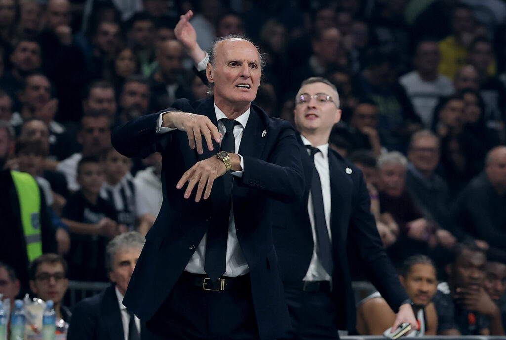 DUŠKO ZNA KAKO SE POBEĐUJE U PUNOJ ARENI: Crnogorski strateg dobio samo jedno pitanje posle senzacije!