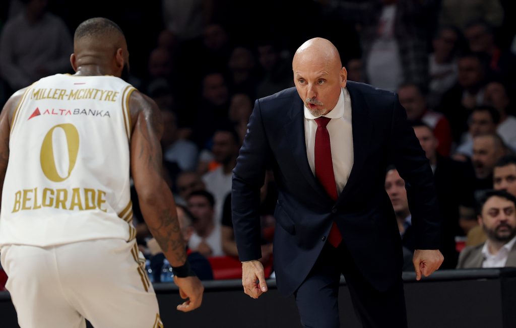 ŠTA JE SA GLAVOM, JESMO LI VEŽBALI OVO?! Obradovič svestan da je tim odigrao daleko od optimuma!