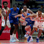 (POLUVREME) ZVEZDA SE PROBUDILA PRED KRAJ POLUVREMENA: Spartak sjajan tokom cele utakmice – trojkom Batlera crveno-beli vode!