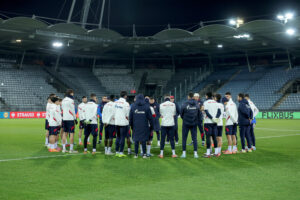 SJAJNA VEST ZA DELIJE: Poznato lice na treningu Zvezde!