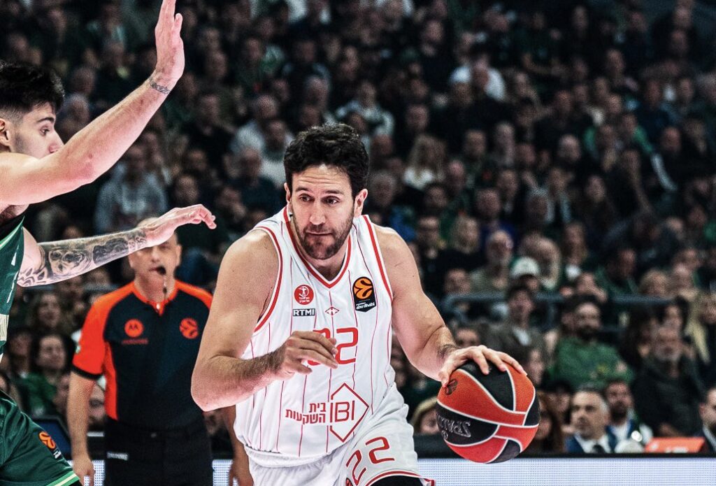 IZRAELCI UDARILI NA VASILIJA MICIĆA: „Njegovi veliki dani su prošli, ne može više da isprati kvalitet lige“!