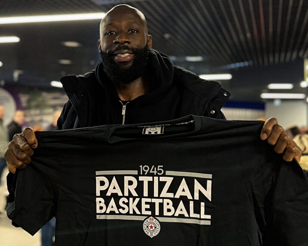 PARTIZAN DOBIO NOVU “ZVER”: Džekiri već na aerodromu pokazao oduševljenje navijačima – „Neverovatni su, imaju veliki uticaj na tim“!