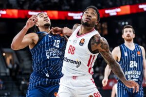 UŽASNE VESTI ZA CRVENO-BELE: Tajrik Džouns se povredio, ne deluje naivno!