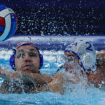 HRVATI IDU KUĆI, ALI IZA OSTAJE PRELEPA SCENA: Boje Srbije i Hrvatske u jednom zagrljaju!