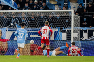 ŠKOLSKA AKCIJA: Pogledajte kako je Zvezdin kapitalac načeo Šveđane!