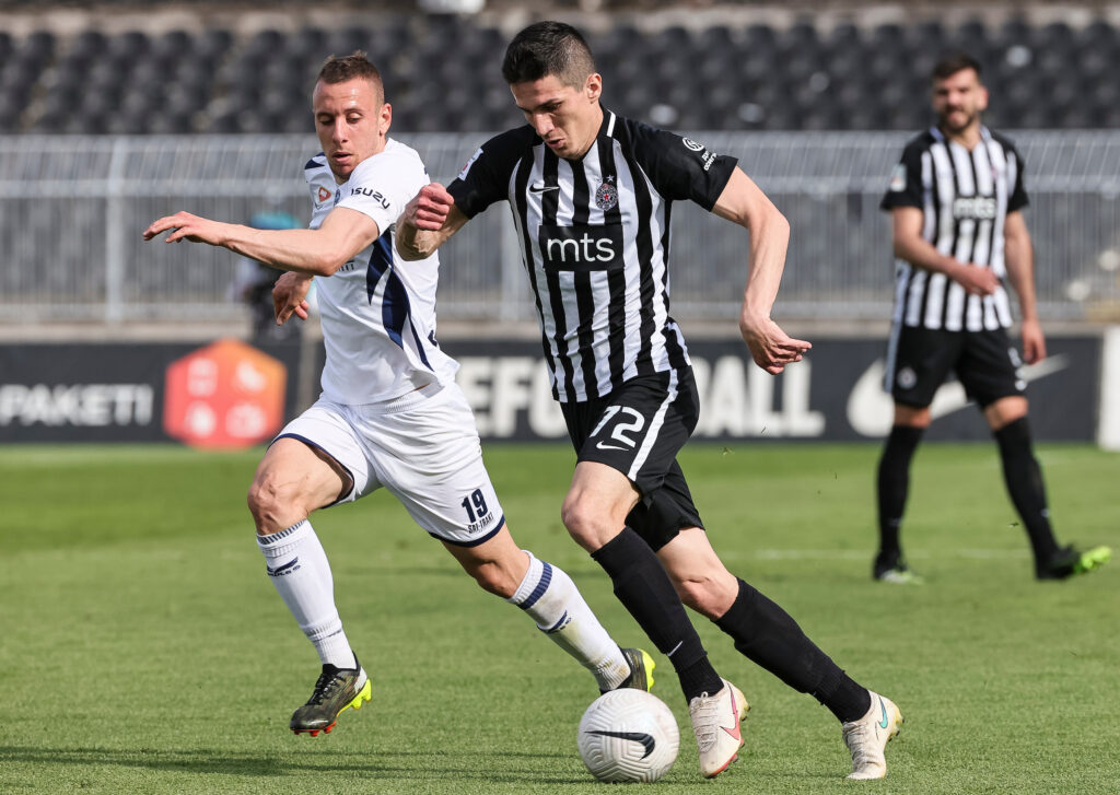 SRPSKI FUDBALER MENJA KLUB: Bivši učenik crveno-belih se seli u komšiluk!