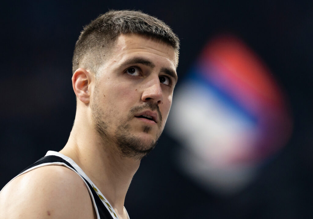 BASKONIJA SE OGLASILA ZBOG POVREDE KAPITENA CRNO-BELIH: Poslali snažnu poruku svom nekadašnjem igraču!