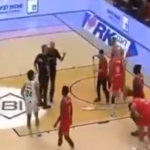 IZRAELCI POSTAVLJAJU NOVE STANDARDE KOŠARKAŠKE BRUKE: Gazda Hapoela upao na teren i prekiniuo utakmicu!