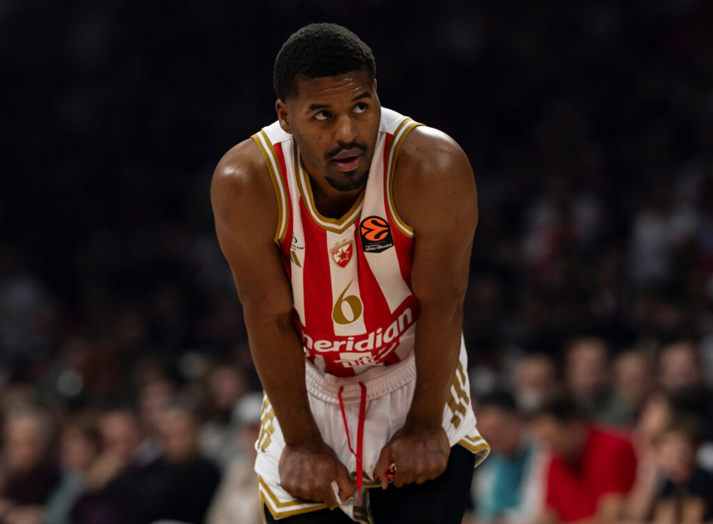 VELIKI PROBLEM ZA CRVENU ZVEZDU: Batler napustio utakmicu i otišao u svlačionicu!