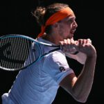 „OVO JE SR***E“: Zverev pobesneo tokom meča na srpkinju, optužio sudije da štite Sinera i Alkarasa!