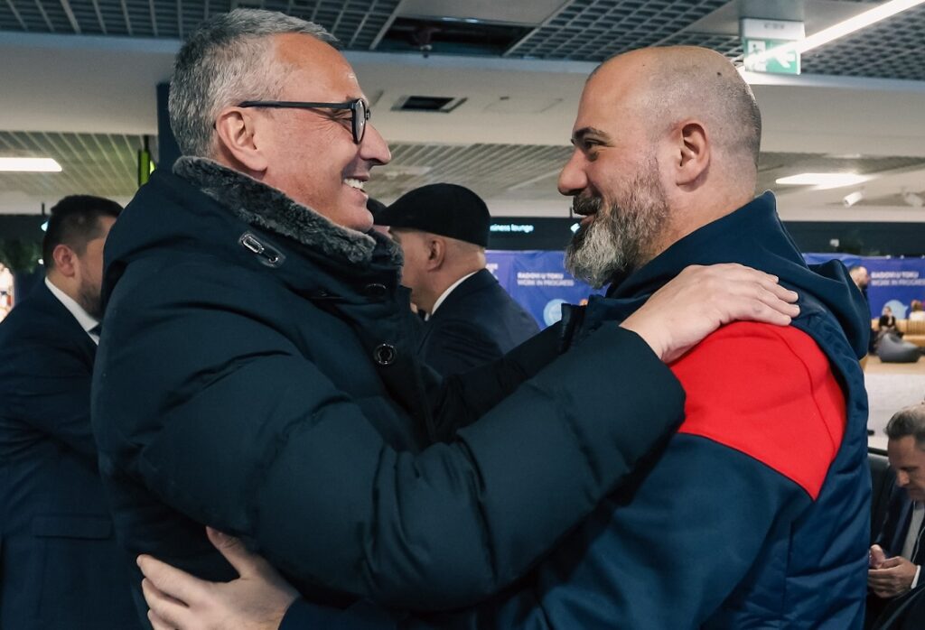 DEJAN RADONJIĆ PUCA OD EMOCIJA: „Lepo je biti ovde – Kad god je došao na utakmicu, pobedili smo!“