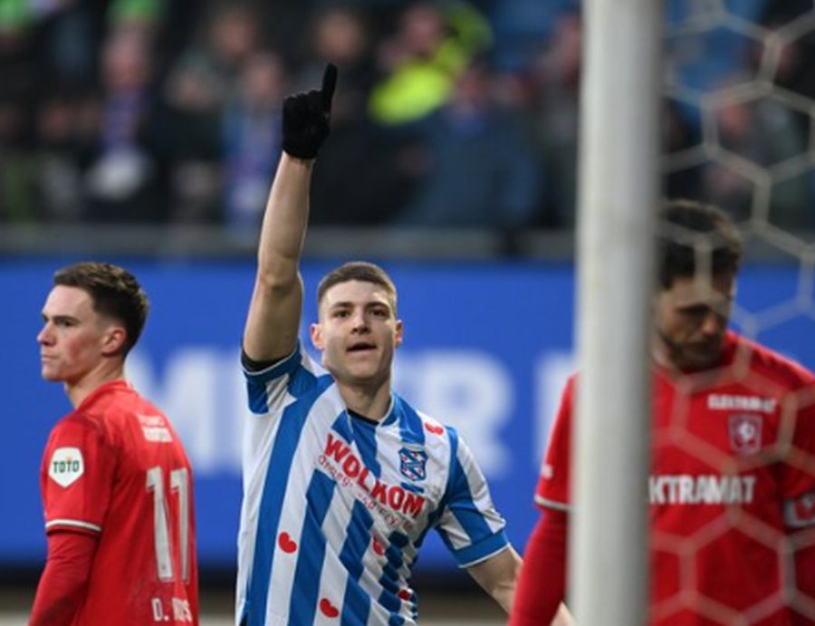 U BORBI ZA PREMIJER LIGU: Perspektivni srpski napadač karijeru nastavlja u Engleskoj!