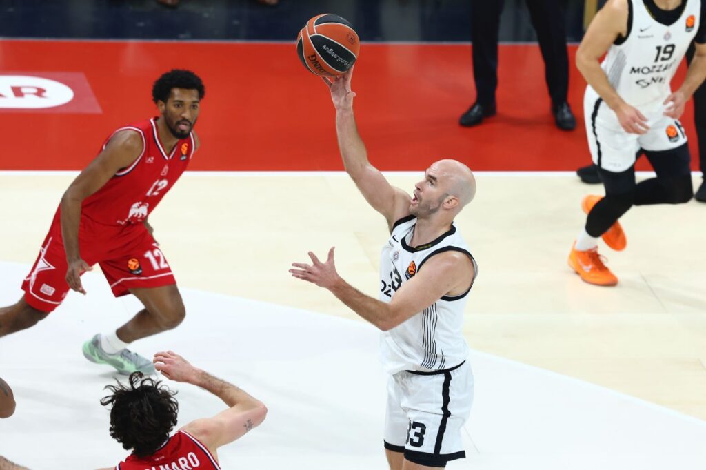 PARTIZAN ŽALI, ZVEZDA MOŽE DA SE RADUJE: Ovo je tabela Evrolige i jedan rezultat ide u korist crveno-belima!