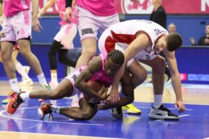 MEGINO NOVOGODIŠNJE ČUDO U KOŠARKAŠKOJ POSLASTICI: Bečlije i Beograđani pružili užitak košarkaškim sladokuscima!