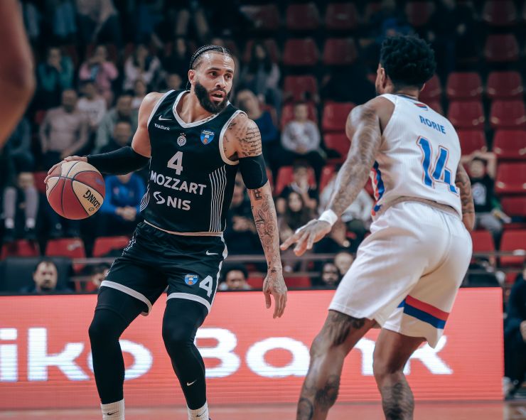 (POLUVREME) KAKVA JE KLASA OD IGRAČA DVEJN KOŠINGTON: Amerikanac jedini razlog što Partizan vodi u Laktašima!