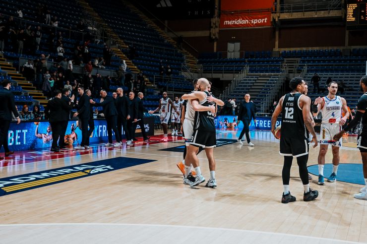 POBEDE NISU VRATILE NAVIJAČE: Ne pamti se ovako mala poseta na meču Partizana!