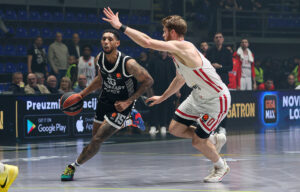 BRUKA PARTIZANA: Olimpijakos demolirao ‘crno-bele’ u sred Beograda!