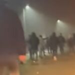 SAČEKUŠA ZA DELIJE: Navijači Crvene zvezde napadnuti u Tuzli, policija na terenu!