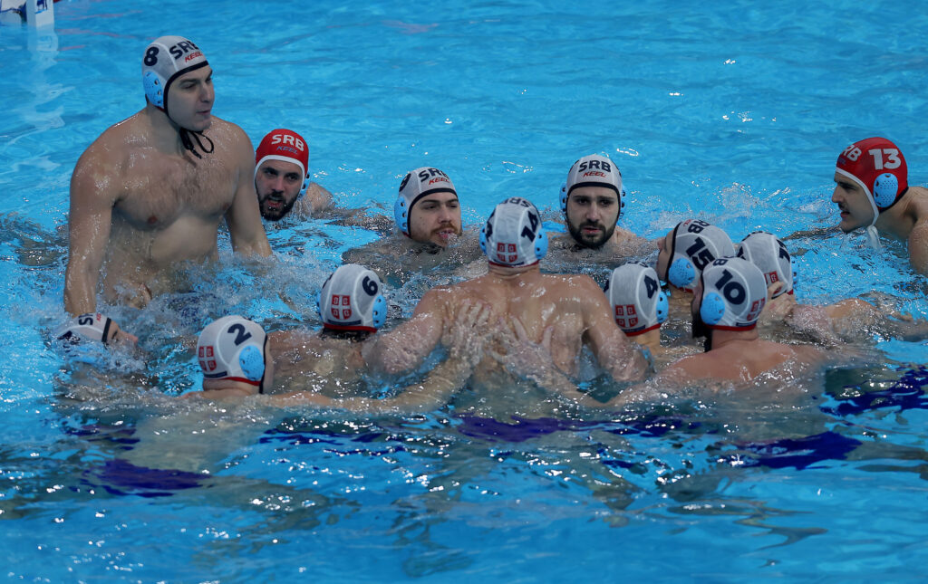 (POLUVREME) SRBIJA MELJE ITALIJU: „Delfini“ imaju +2, ali ratuju i sa sudijama u Areni!