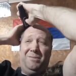 ĆELAVI LUKA SPASOVSKI NE POSTOJI I NE MOŽE DA VAS POVREDI – ILI IPAK POSTOJI: Čuveni komentator i podkaster sam sebe ošišao na lajvu!