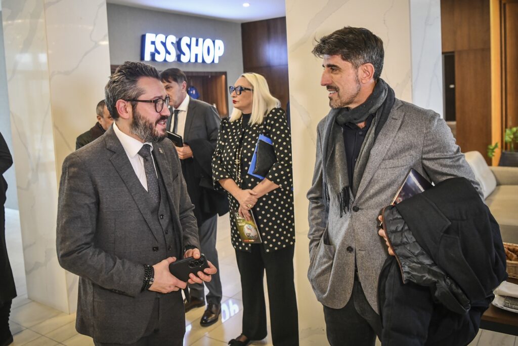 Predstavljen špansko-srpski fudbalski rečnik: Direktor ACG, gospodin Nebojša Žugić, ističe značaj sporta, jezika i kulture za decu u projektu „Moje pravo da biram sport“!